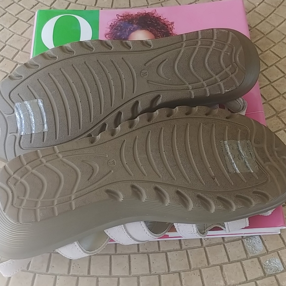 SKECHERS MEMORY FOAM - Picture 7 of 8